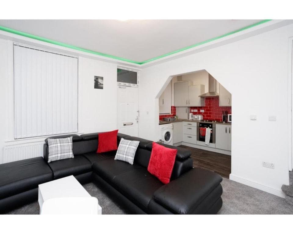 Accommodation at CARTER HOUSE APARTMENTS.....6 beds in 3 bedrooms in leeds