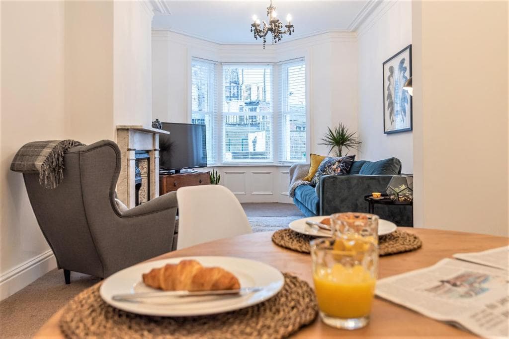 Accommodation at Perfectly Located 4 Storey Townhouse With 2 Parking Spaces In Central Harrogate in harrogate