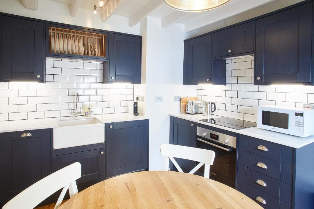 Accommodation at Host & Stay - Gun Gutter House in staithes