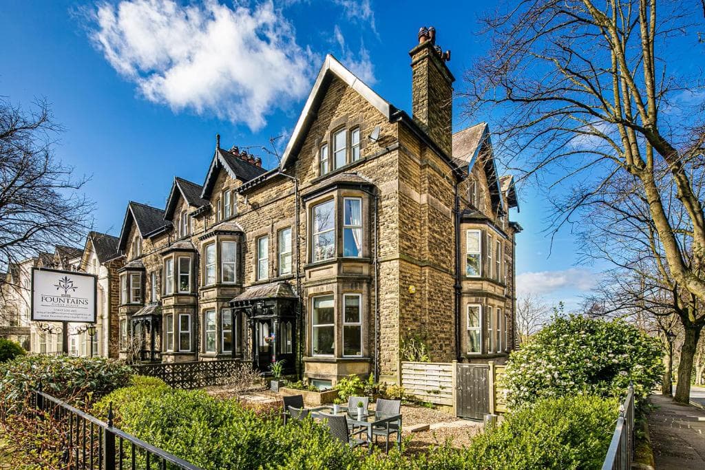 Accommodation at Fountains Guest House - Harrogate Stays in harrogate