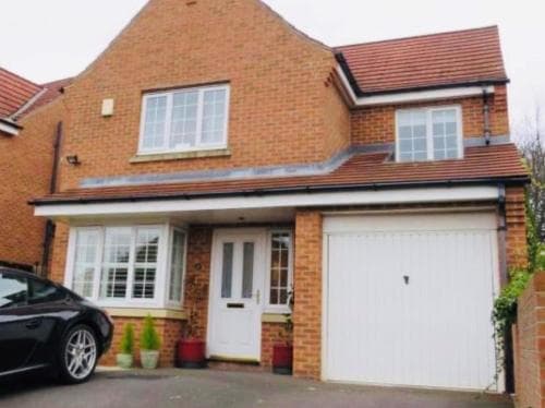 Accommodation at The Pavilion - Stunning, 4 Bedroom House with Free Parking in wakefield