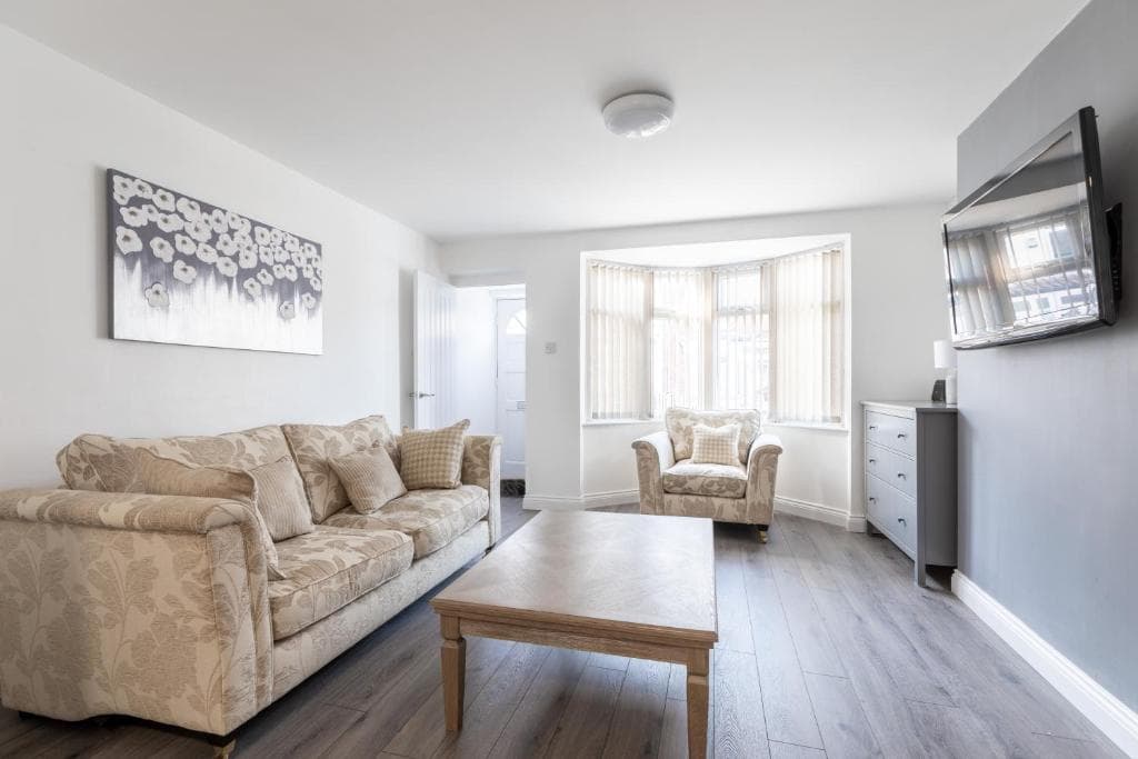 Accommodation at Platform Holderness 2 Bed House in hull