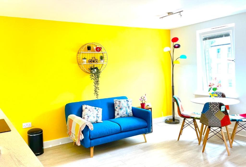 Accommodation at Modern townhouse, Sleeps 4 with parking in wakefield