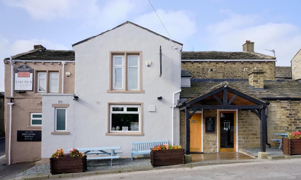 Accommodation at 1885 the Venue - Pub, Restaurant, Rooms & Function House in halifax