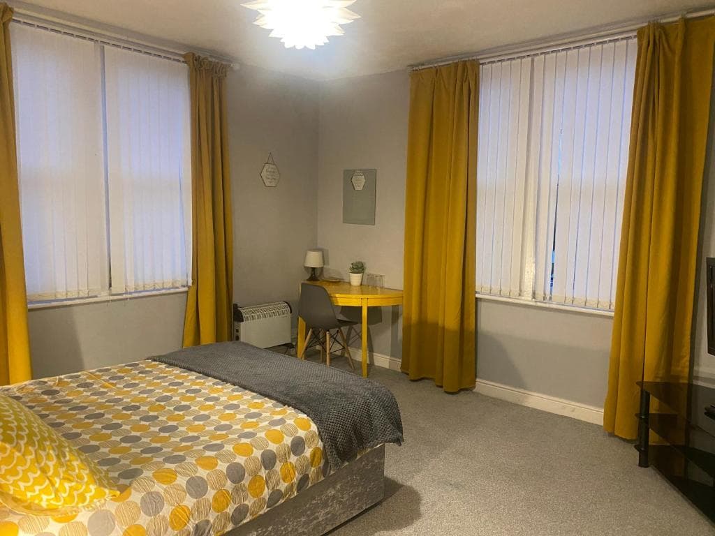 Accommodation at Mini Hotel Leeds in leeds