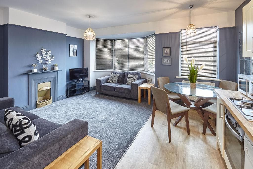 Accommodation at Queens Road 2 Bed apartments Central Richmond in richmond