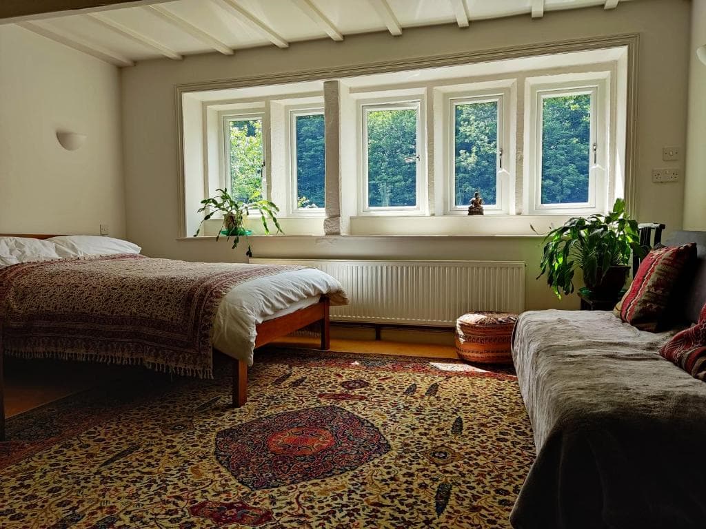 Accommodation at Beautiful quiet room in the heart of Holmfirth in holmfirth