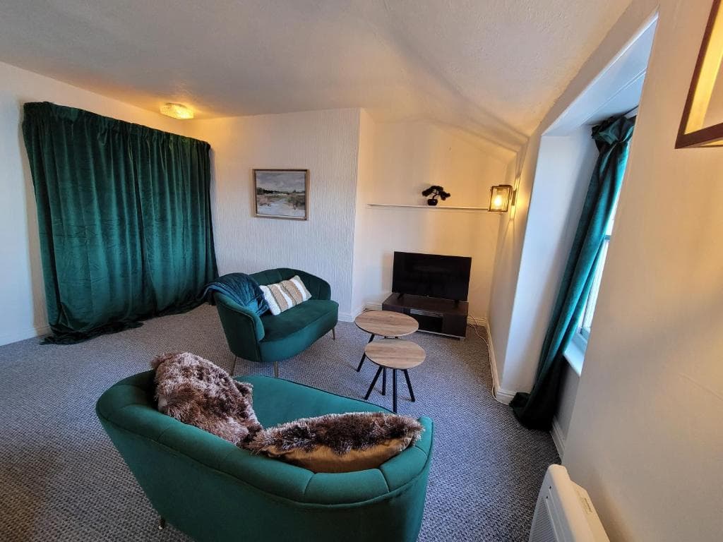 Accommodation at Sea view Penthouse flat 6 with fast WiFi and Free PARKING in scarborough
