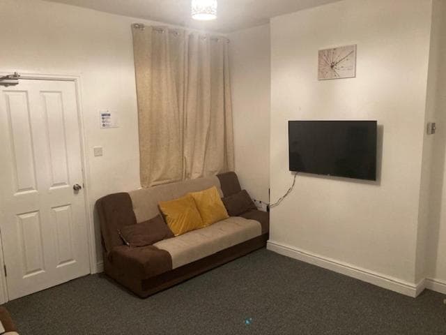 Accommodation at Sunset Suite Sheffield in manor