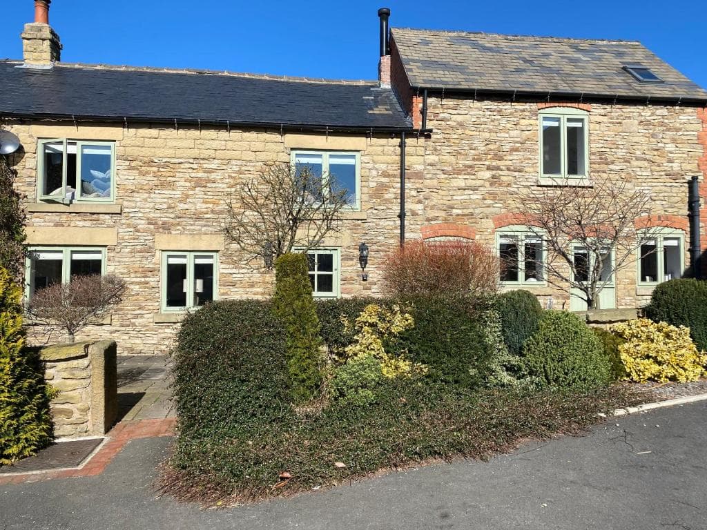 Accommodation at Honeysuckle Cottage in oughtibridge