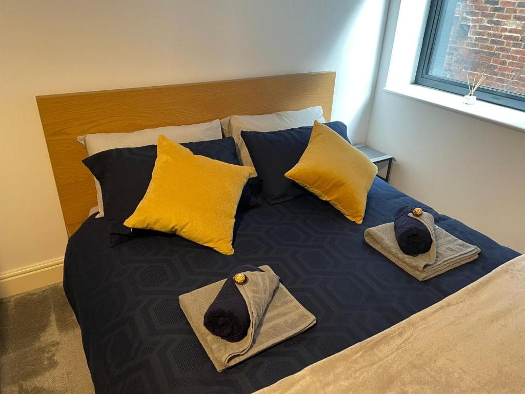 Accommodation at Queens Apartment - Lovely entire apartment in sheffield