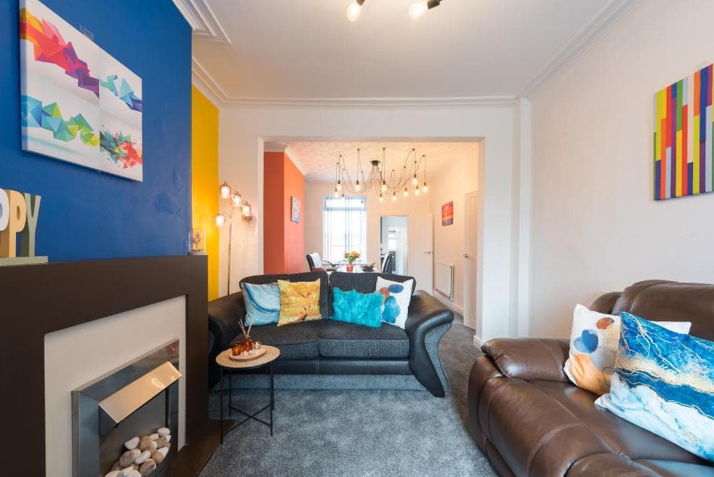 Accommodation at Adom Home Away From Home By Jesouth in hull