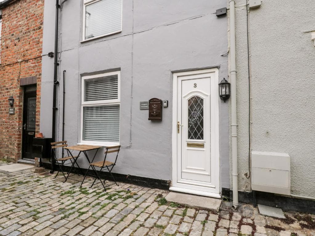 Accommodation at 3 Prospect Terrace in redcar