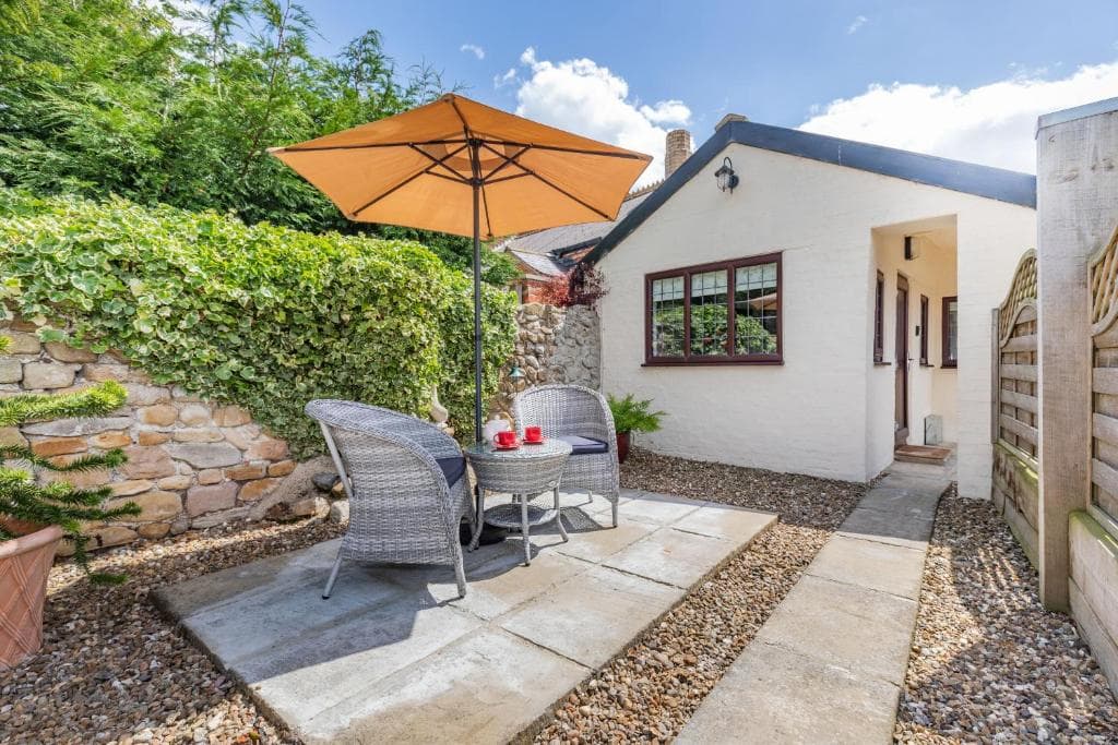Accommodation at Willow Cottage, Driffield in ulrome