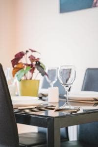 Accommodation at Snapos Luxury Serviced Apartments - Tudor Close in carbrook