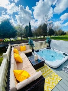Accommodation at Lakeshore Lodge with Hot Tub in pocklington