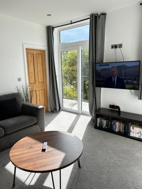 Accommodation at Beautiful 2 bedroom with patio and amazing views in hebden bridge