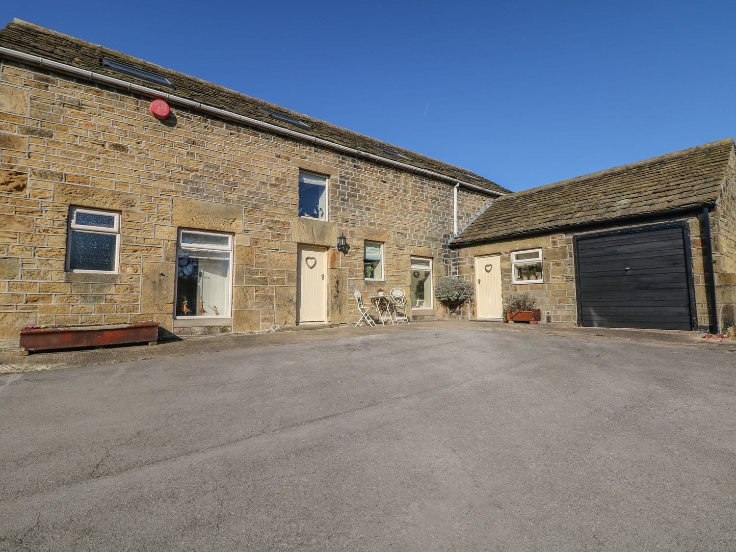 Accommodation at Bullace Barn in millhouse green