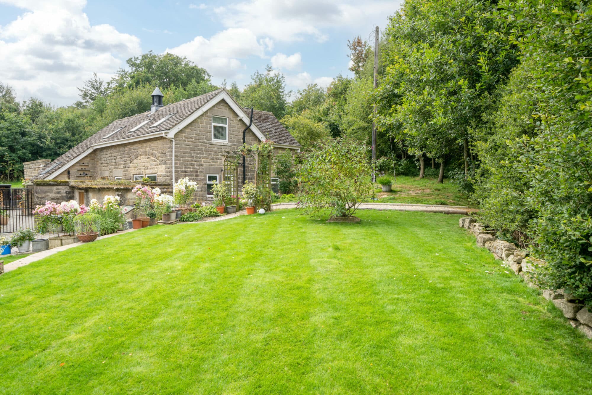 Accommodation at Roundhill Coach House in leighton north yorkshire