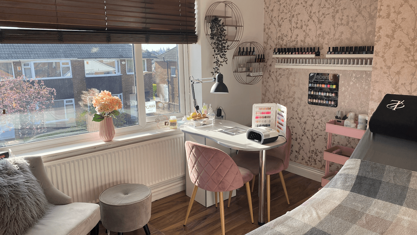 Blossom Beauty - Beauty Salons in alverthorpe