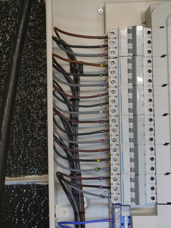 Moorfields Electrical Limited - Electricians in batley