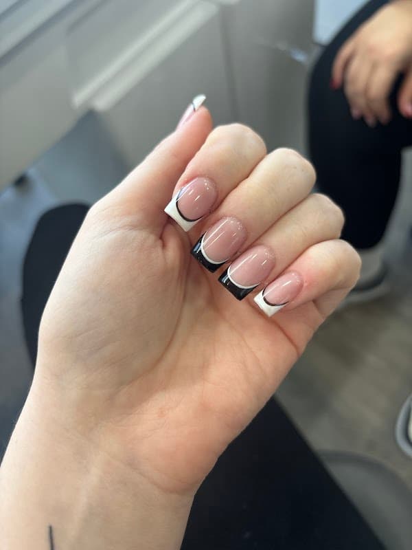 Iconic Nail Studio - Nail Salons in beeston