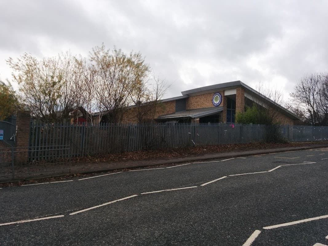 Hollybush Childrens Centre - Nurseries in bramley