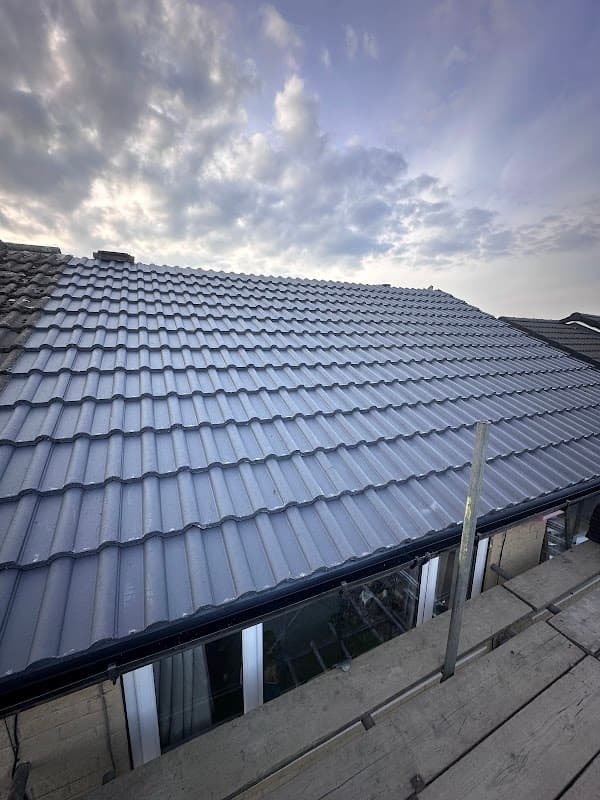 L Hartleyβs Roofing - Roofers in brighouse