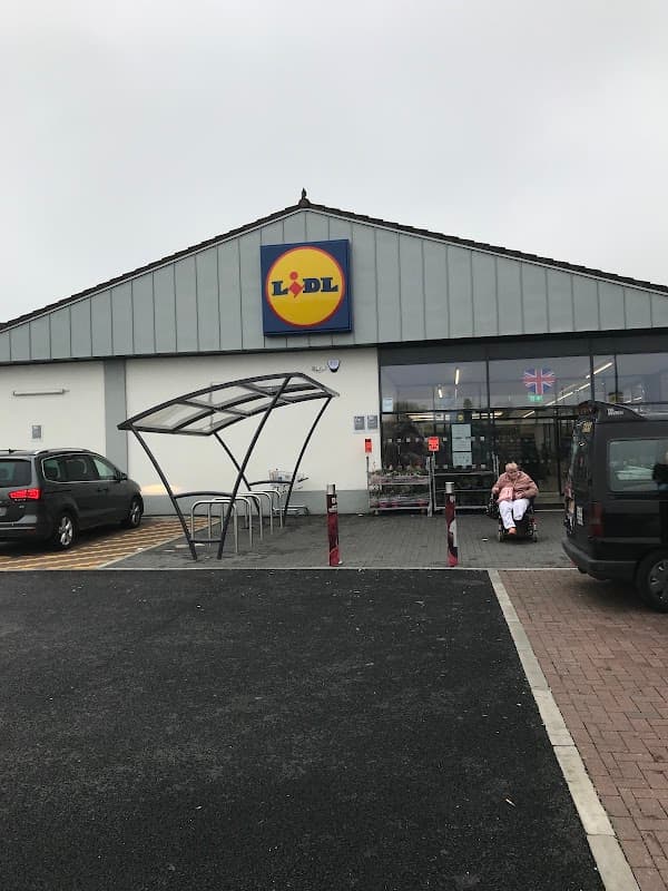Lidl - Supermarkets in carbrook