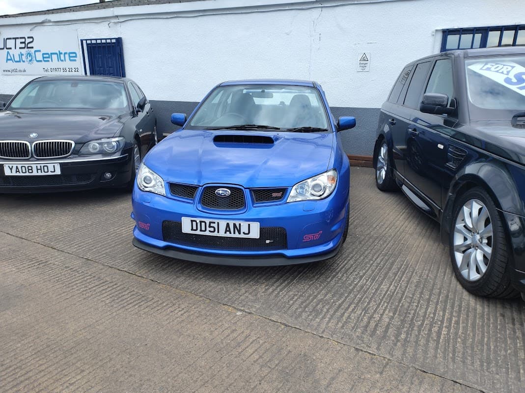 JCT32 Autocentre - Garages in castleford
