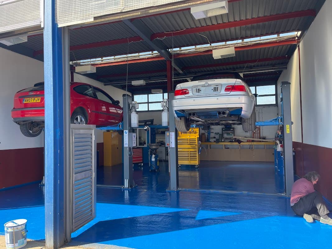 KNCUSTOMS LTD - Garages in darnall