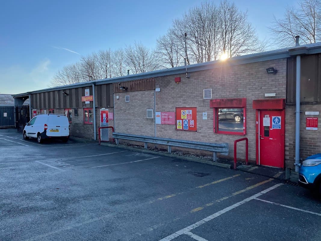 Halfway Delivery Office - Couriers in eckington