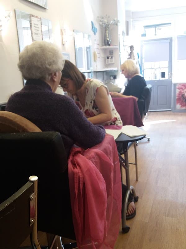 Scarlet Ribbon Ltd - Hair Salons in eckington