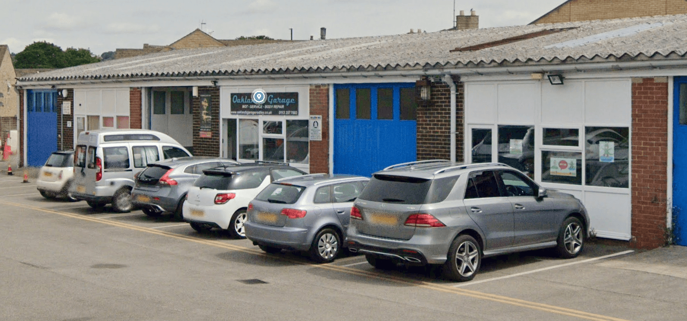 Oaklands Garage Rodley - Garages in farsley