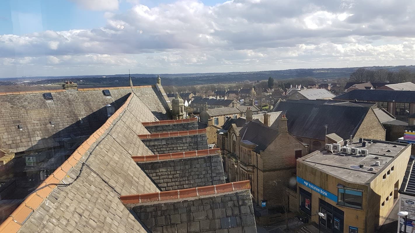 Pudsey Town Hall - Town Halls in farsley