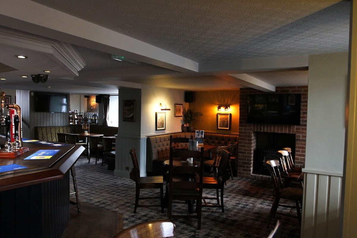Dining at The White Hart in greenhill
