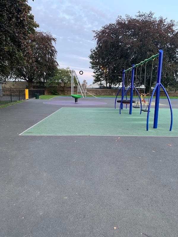 Children’s play park - Playgrounds in guiseley