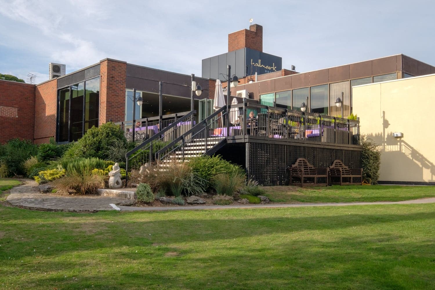 Accommodation at Hallmark Hotel Hull in hessle railway station
