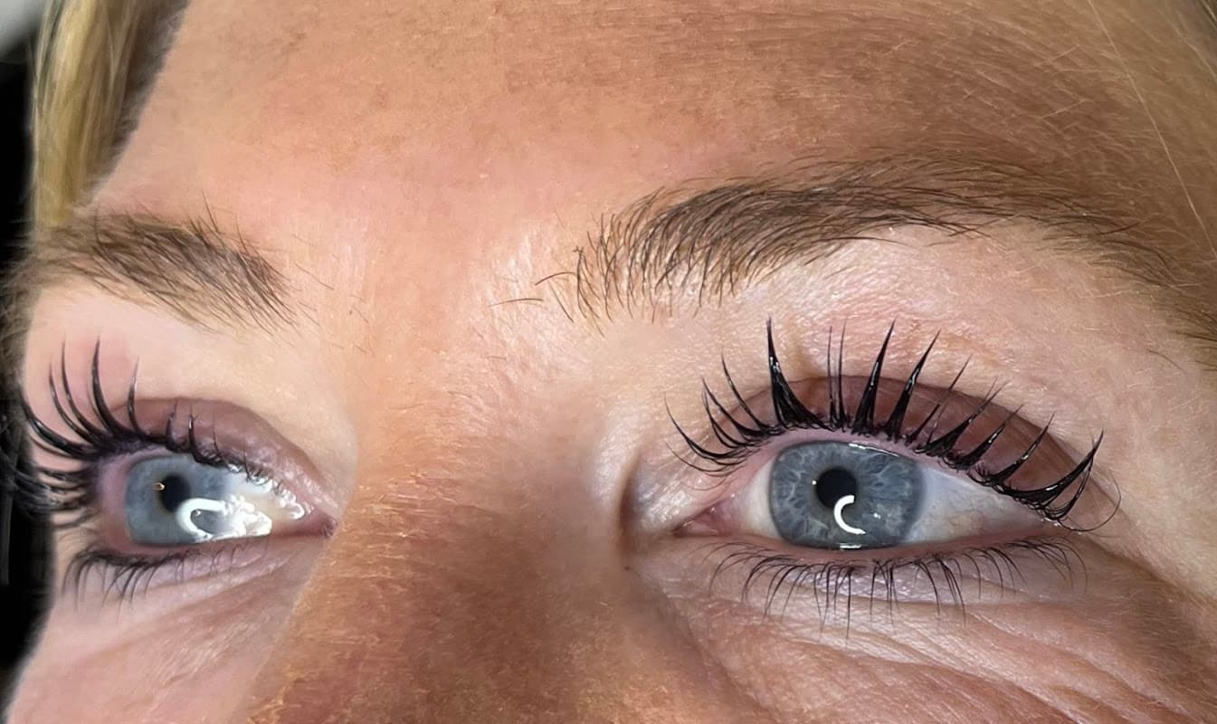 Sasha’s Essential Beauty - Beauty Salons in hedon