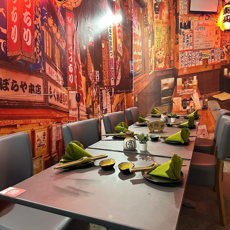 Dining at 龍門客棧Golden Dragon Restaurant in heeley