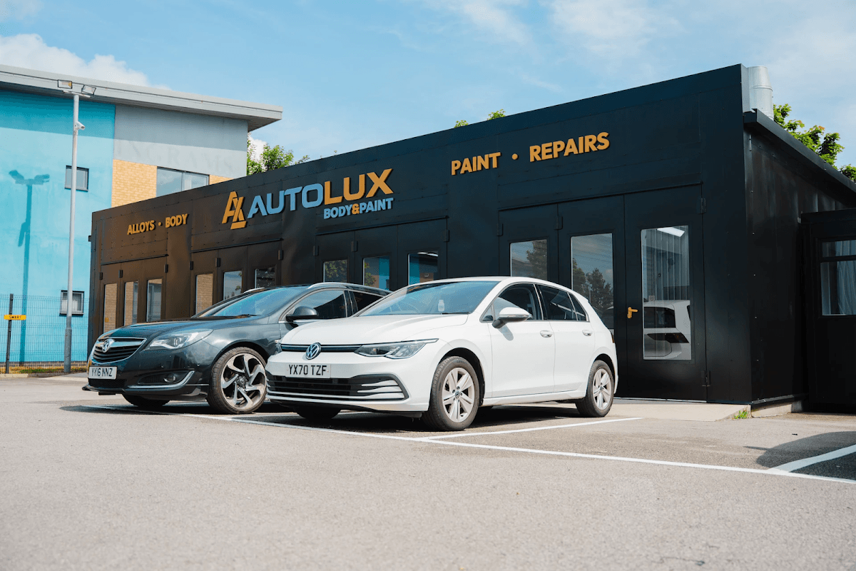 AutoLux Body & Paint - Hull - Garages in hessle