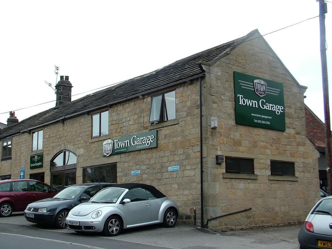 Town Garage - Garages in horsforth