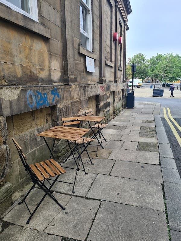 Cafe Tommy's Lounge in huddersfield