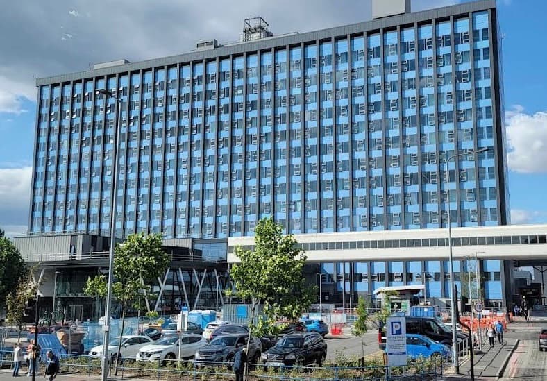 Hull Royal Infirmary - Hospitals in hull