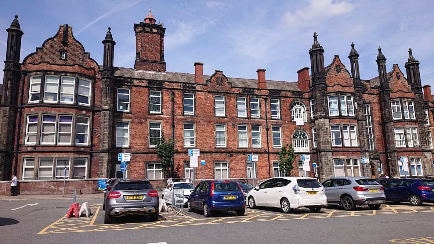 St James's University Hospital - Hospitals in leeds