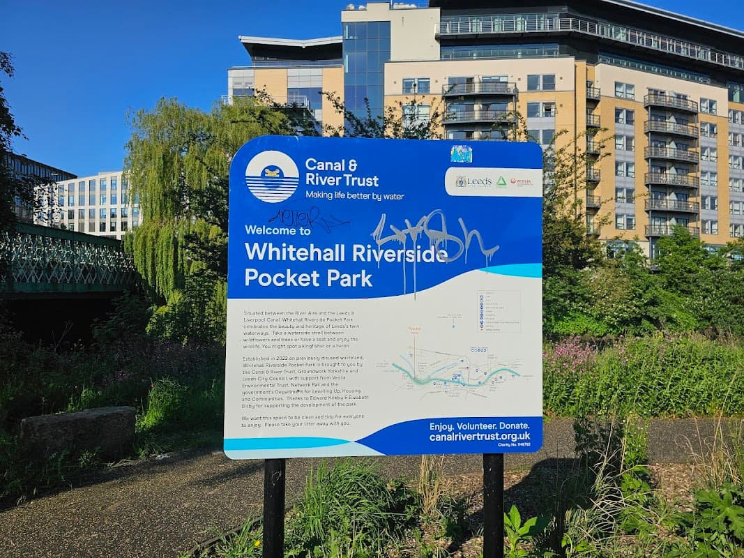 Whitehall Riverside Pocket Park - Park in leeds