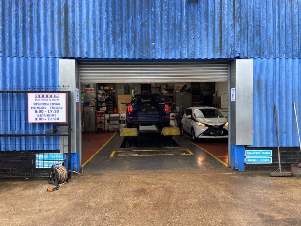 Graham Motors & Son - Garages in manor