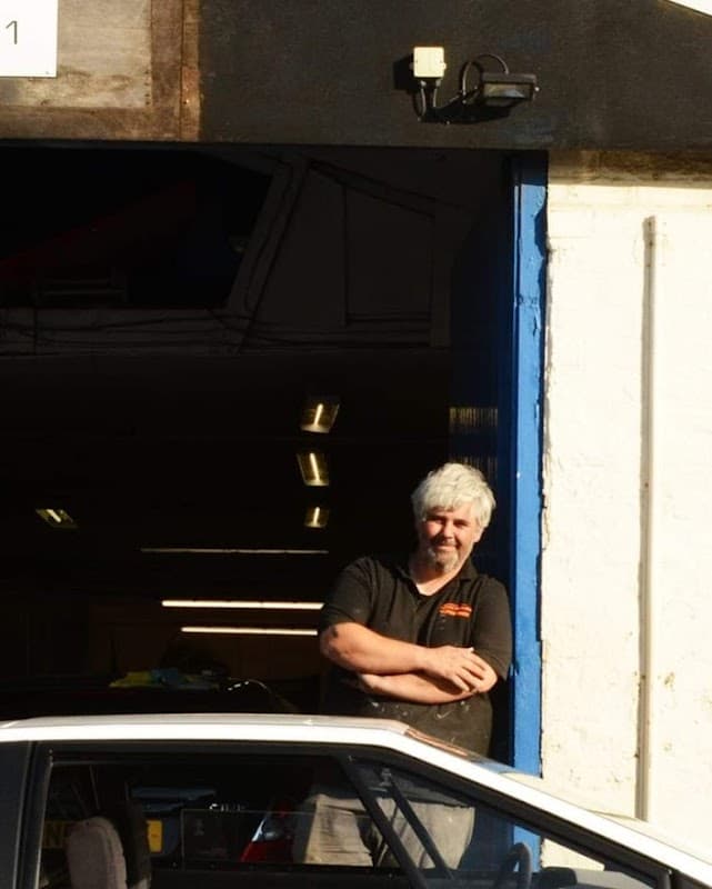 Race Refinish Ltd - Garages in marske