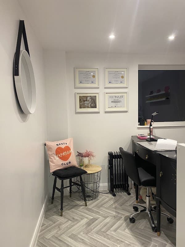 Dreamland Nails - Beauty Salons in richmond