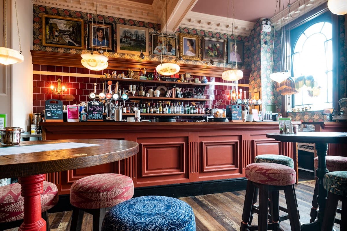 Dining at Morro Lounge in richmond